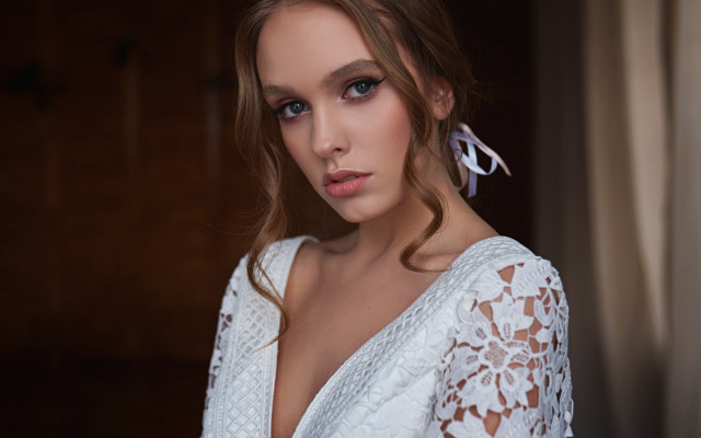 Elina karimova blue eyes white #2 free wallpaper for desktop - medium preview image