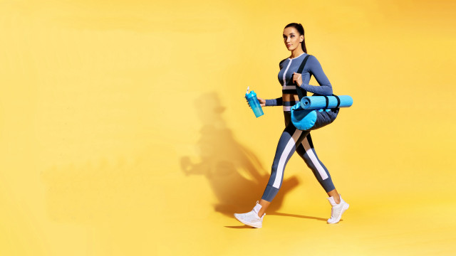 Woman blue sports suit blue free wallpaper for desktop - medium preview image