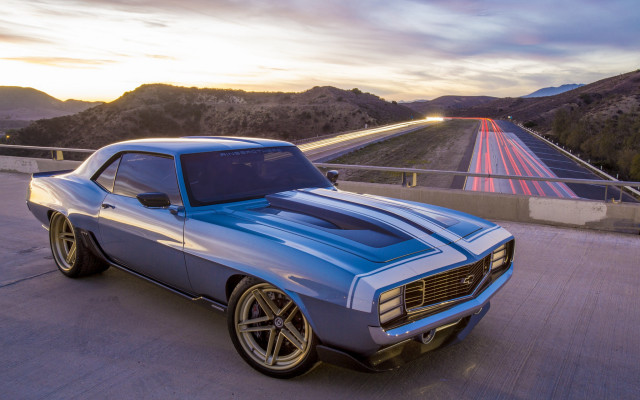 Blue muscle car mountains sunset free wallpaper for desktop - medium preview image