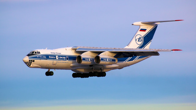 Large jetliner landing gear tiltshift free wallpaper for desktop - medium preview image