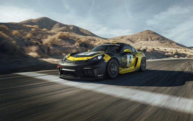 Yellow black sports car desert #3 free wallpaper for desktop - medium preview image