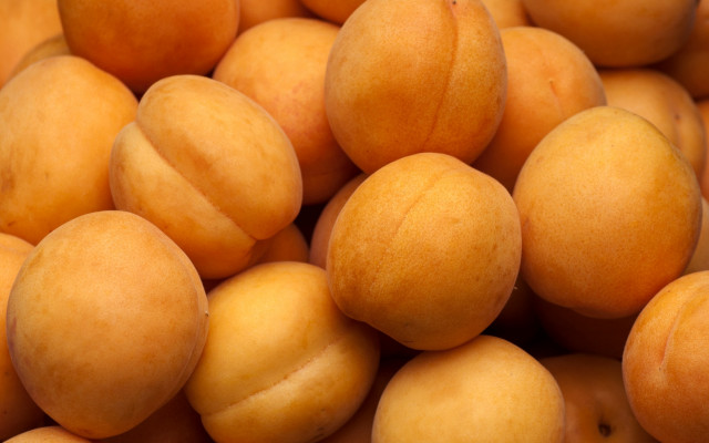 Apricots pile table superflat stock free wallpaper for desktop - medium preview image