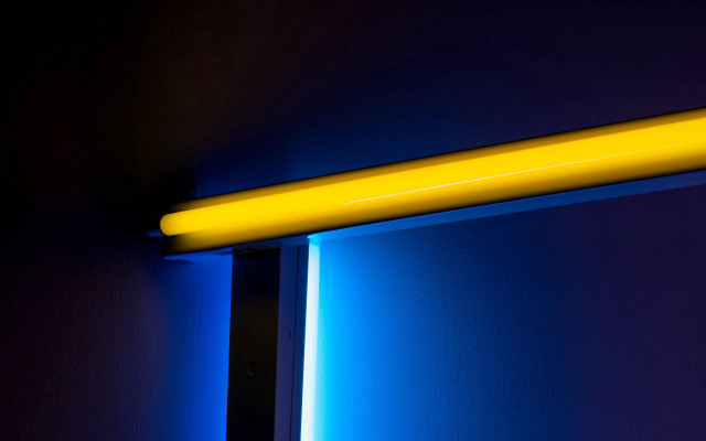 Yellow tube mirror neon lights free wallpaper for desktop - medium preview image