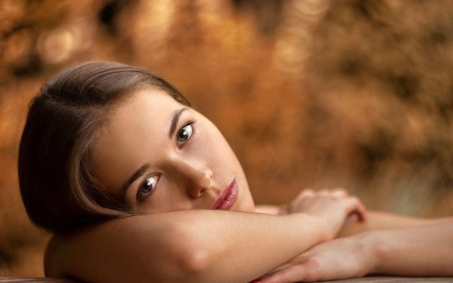 Eszter mattioni portrait smile photorealistic free wallpaper for desktop - medium preview image