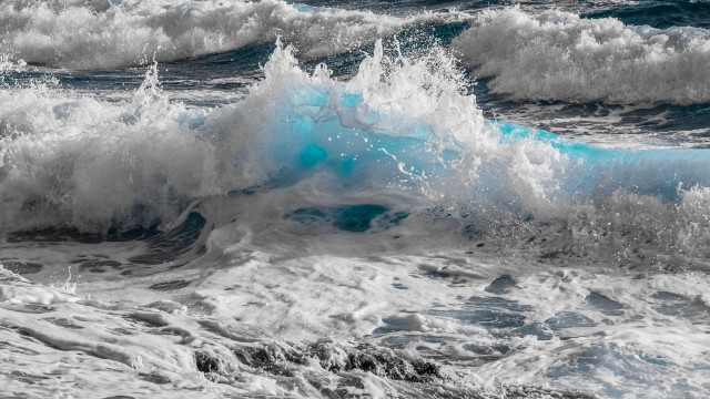 Blue wave ocean foam expressionism free wallpaper for desktop - medium preview image