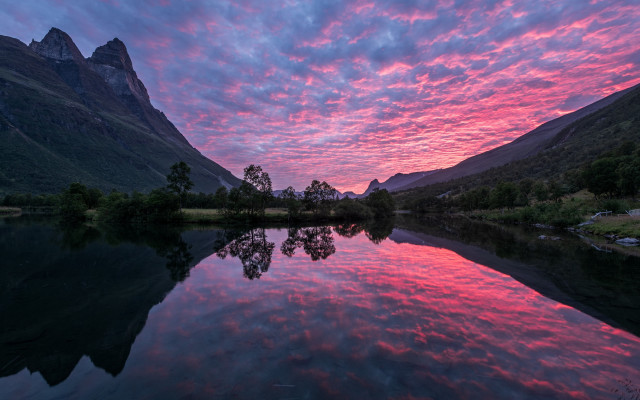 Sunset mountain lake reflection forest free wallpaper for desktop - medium preview image