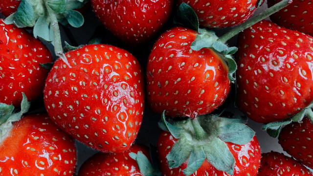 Strawberries water drops green stem free wallpaper for desktop - medium preview image