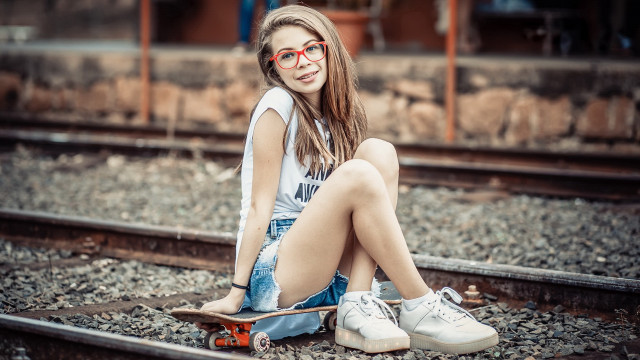 Aramenta vail girl traintrack skateboard free wallpaper for desktop - medium preview image