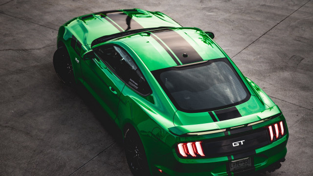 Green sports car hood cobra free wallpaper for desktop - medium preview image
