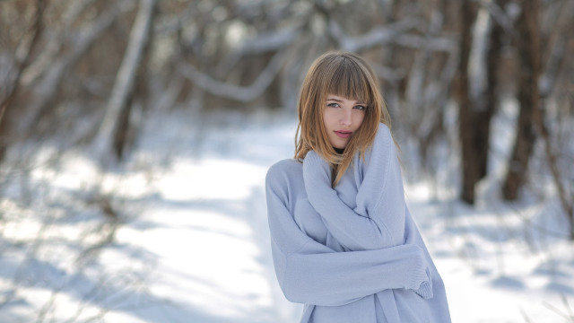 Woman snow crossed scarf blonde free wallpaper for desktop - medium preview image