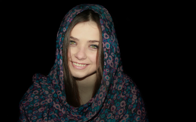 Ayshia taskin smiling portrait black free wallpaper for desktop - medium preview image