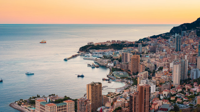 City water bridge boat skyscape free wallpaper for desktop - medium preview image
