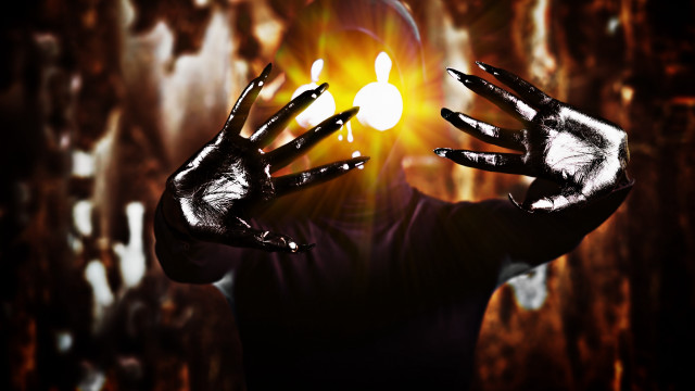 Glowing light person 3d blurry free wallpaper for desktop - medium preview image