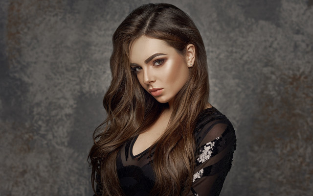 Woman longhair blackdress portrait fashion free wallpaper for desktop - medium preview image