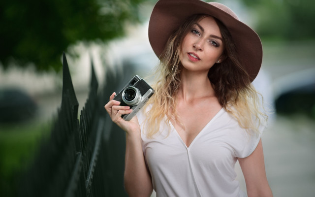 Woman hat camera portrait blonde free wallpaper for desktop - medium preview image