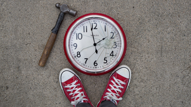 Red clock red shoes hammer free wallpaper for desktop - medium preview image