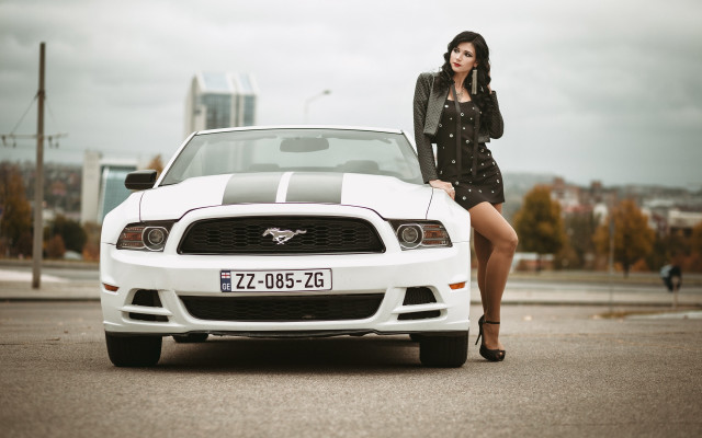 Woman mustang city outdoors highheels free wallpaper for desktop - medium preview image
