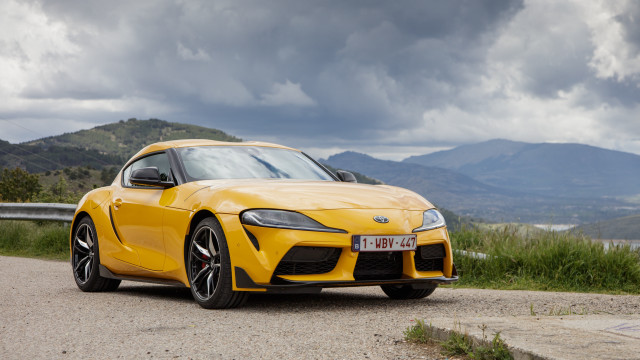Yellow sports car mountains lake free wallpaper for desktop - medium preview image