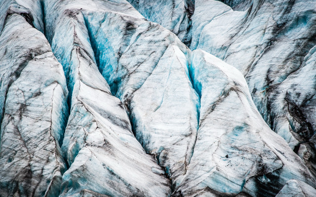 Large glacier ice blue mountain free wallpaper for desktop - medium preview image