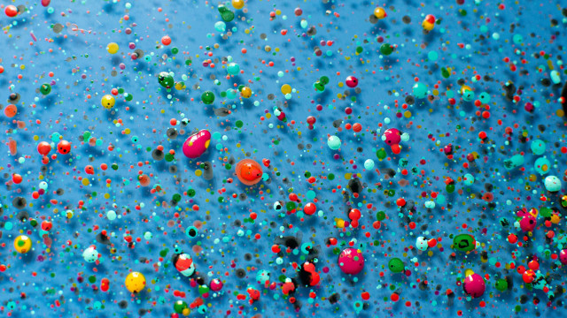 Blue balls sprinkles berry cherry free wallpaper for desktop - medium preview image