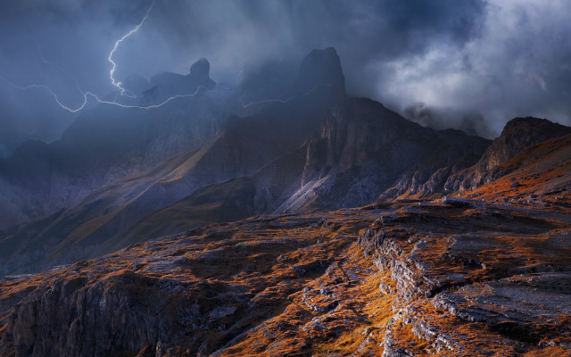 Mountain cloud lightning cityscape sunset free wallpaper for desktop - medium preview image