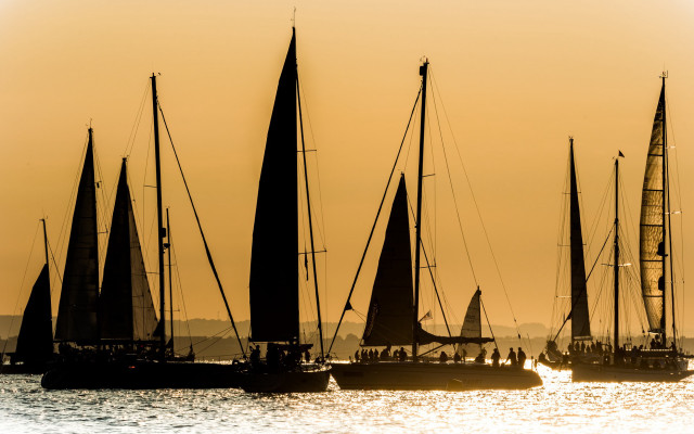 Sailboats sunset ocean people berndfasching free wallpaper for desktop - medium preview image