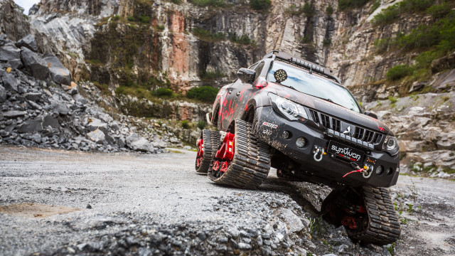 Rocky mountain road truck climber free wallpaper for desktop - medium preview image