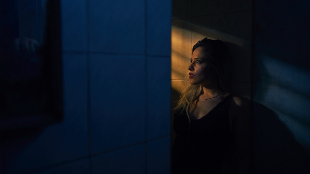 Woman light portrait cinematic longhair free wallpaper for desktop - medium preview image