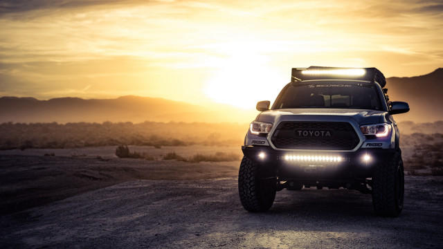 Toyota truck desert epic light free wallpaper for desktop - medium preview image