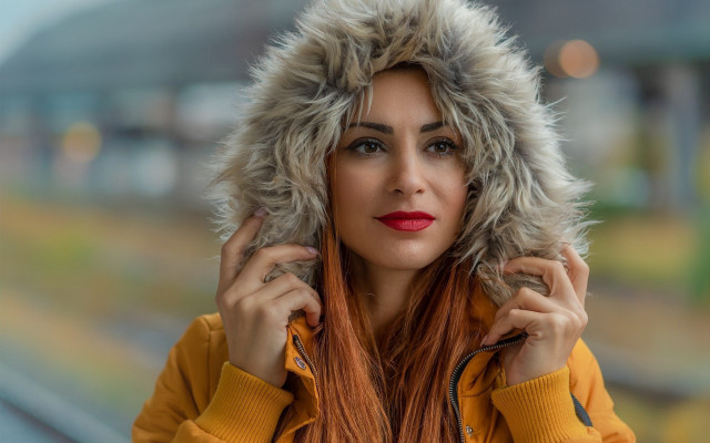 Red lips furry hat train free wallpaper for desktop - medium preview image