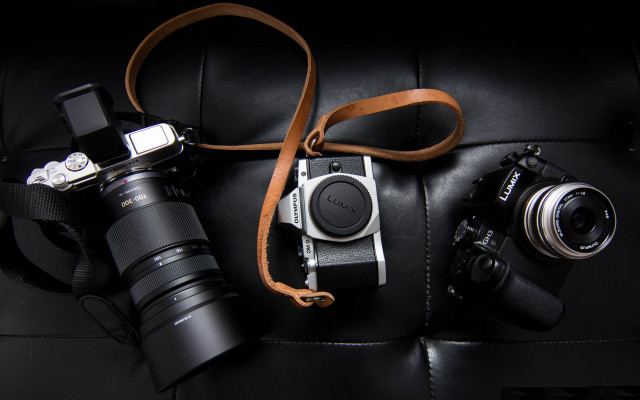 Camera strap couch leather bag free wallpaper for desktop - medium preview image