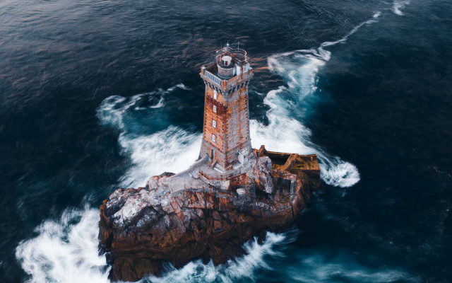 Lighthouse rock ocean waves ship free wallpaper for desktop - medium preview image