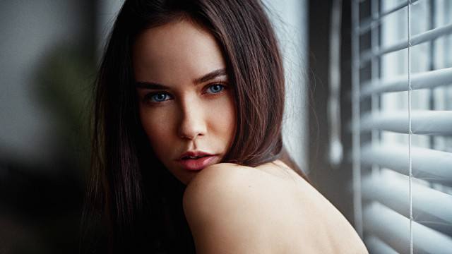 Blue eyes woman window blinds free wallpaper for desktop - medium preview image