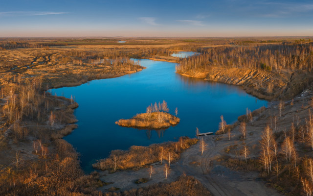 Lake forest train ecological tilt free wallpaper for desktop - medium preview image