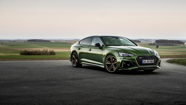 Green car road military vehicle free wallpaper for desktop - medium preview image