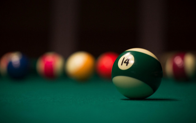 Poolball green table number14 raytraced free wallpaper for desktop - medium preview image