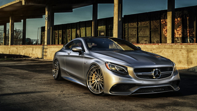 Silver mercedes benz coupe building free wallpaper for desktop - medium preview image