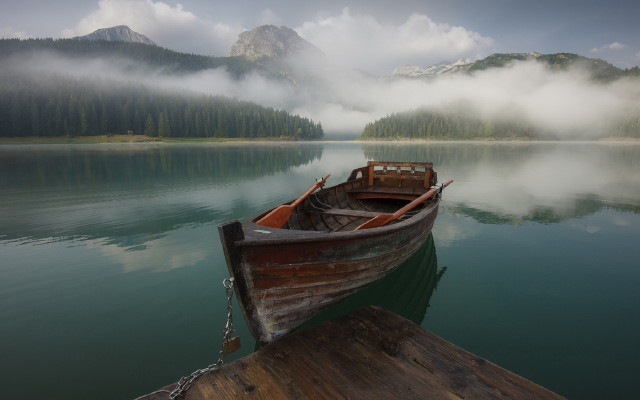Boat dock mountains fog tranquil free wallpaper for desktop - medium preview image