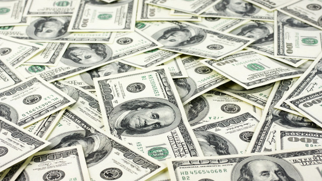 Money pile phone benjamin franklin free wallpaper for desktop - medium preview image