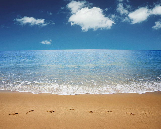 Beach wave footprints sand blue free wallpaper for desktop - medium preview image