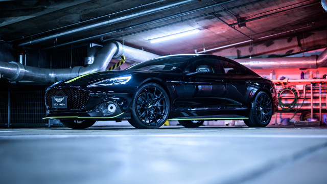 Black sports car red light #13 free wallpaper for desktop - medium preview image