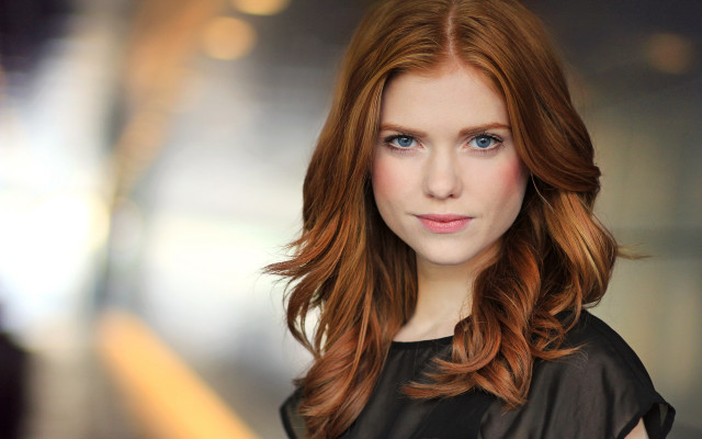 Redhair blueeyes blackdress woman portrait free wallpaper for desktop - medium preview image