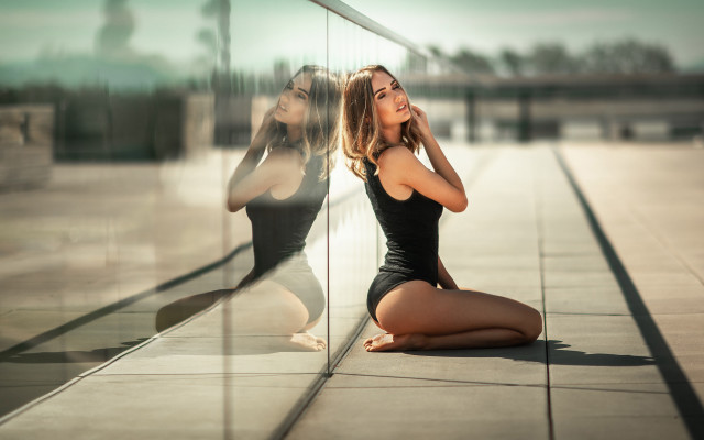 Woman sitting mirror reflection swimsuit free wallpaper for desktop - medium preview image