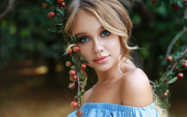 Blue eyes blue dress berries free wallpaper for desktop - medium preview image