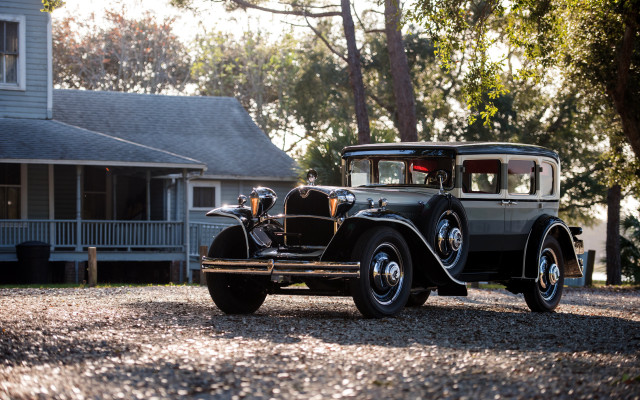 Old car country house nature free wallpaper for desktop - medium preview image