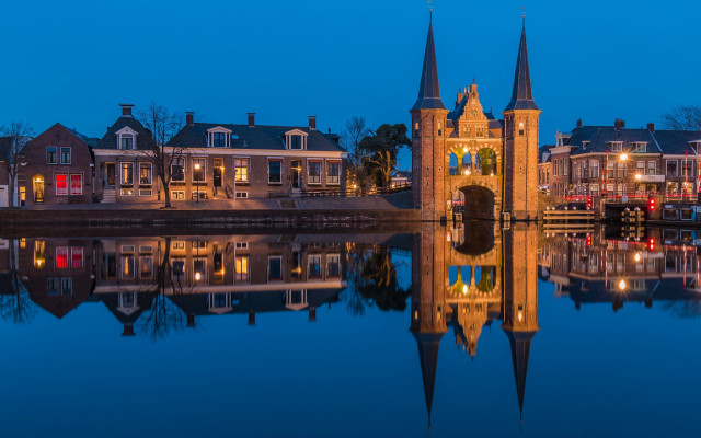 Castle tower bridge city lights free wallpaper for desktop - medium preview image