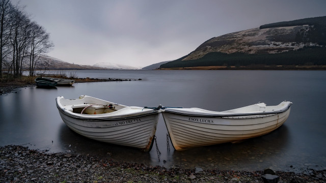 Boats lake mountains cloudy sky free wallpaper for desktop - medium preview image