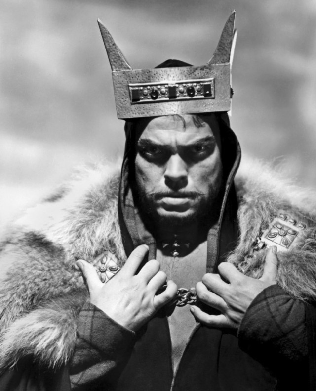 Man crown fur coat hands free wallpaper for mobile - medium preview image