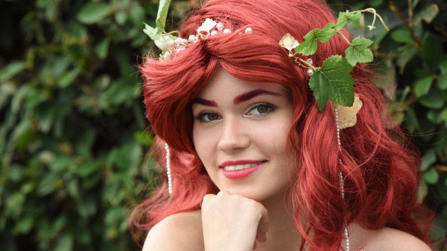 Red hair flower crown portrait free wallpaper for desktop - medium preview image