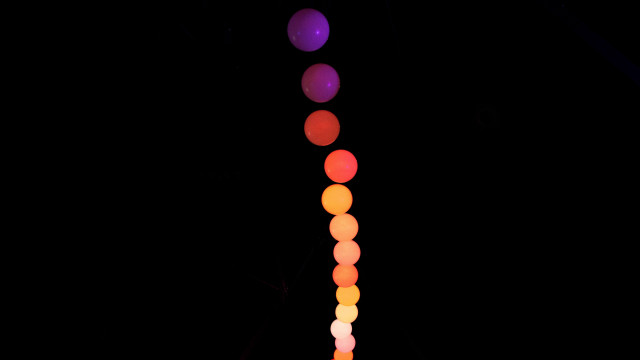 Balloons pole light bruce munro free wallpaper for desktop - medium preview image